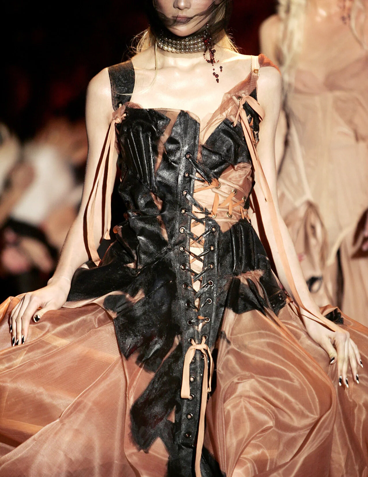 DIOR_HC_S06_NUDECORSET_DETAIL.jpg