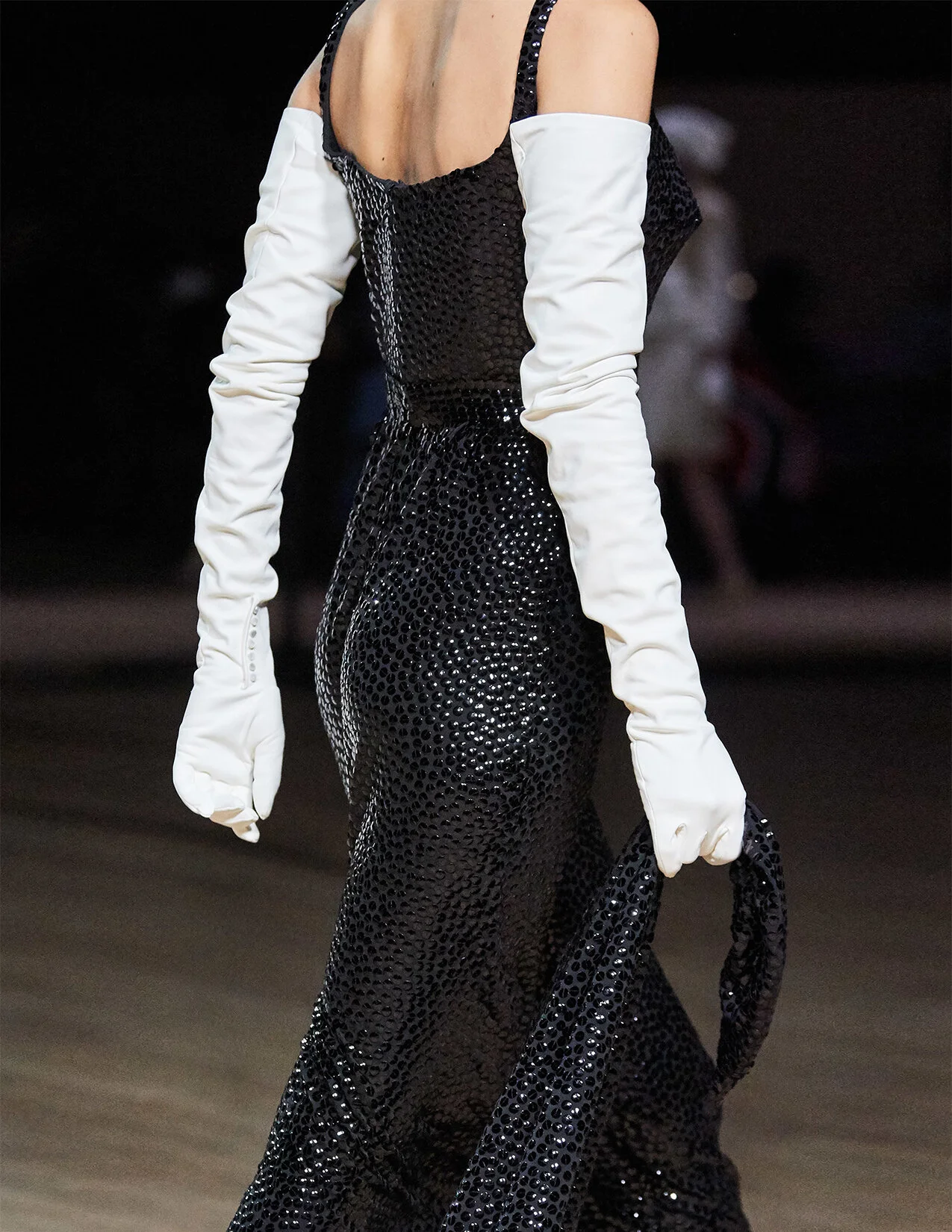 MJ_F20_BELLABLKSEQUINDRESS_BACK_F20_RES150.jpg