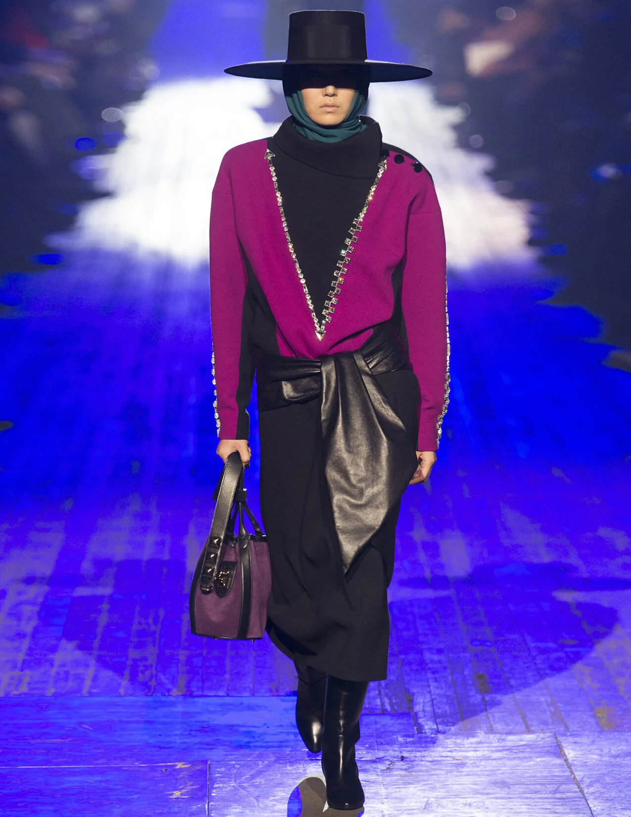 MJ_F18_PINK+BLKCRYSTALS_RUNWAY_RES150.jpg
