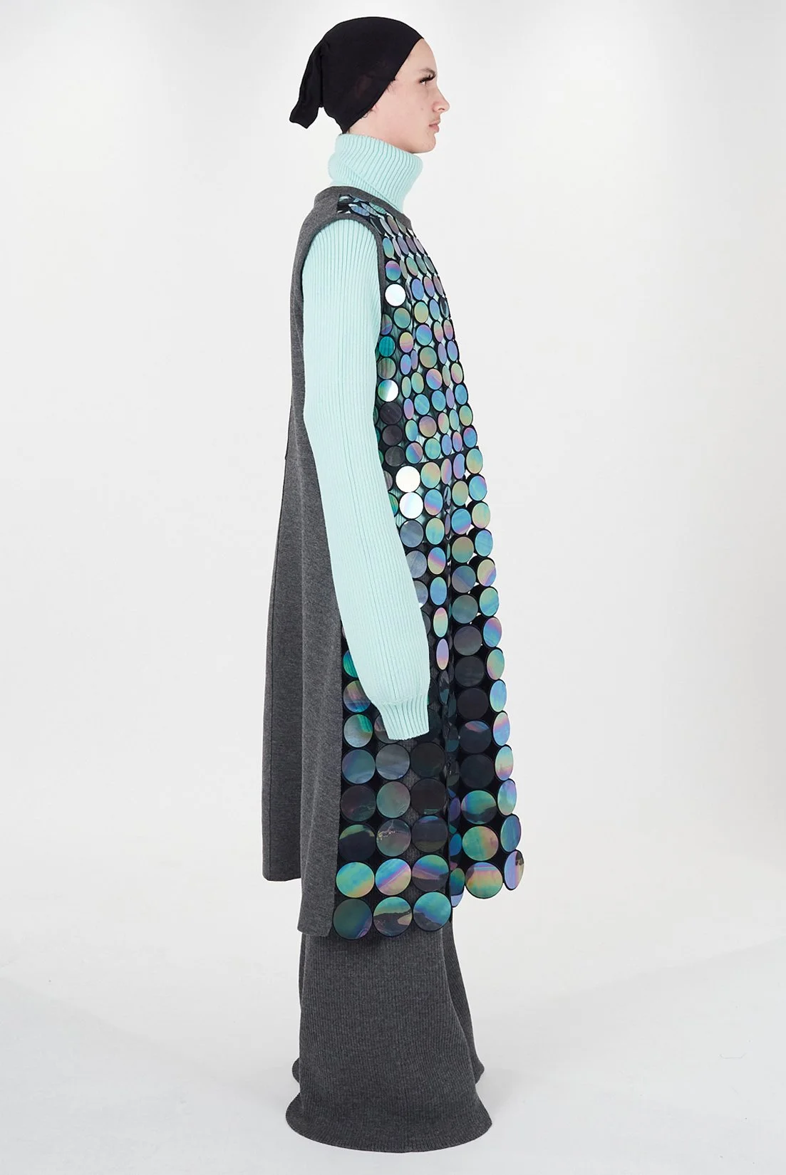MJ_F21_SCHLAPF_MOP_KNITDRESS_SIDE_FITTING_RES150.jpg