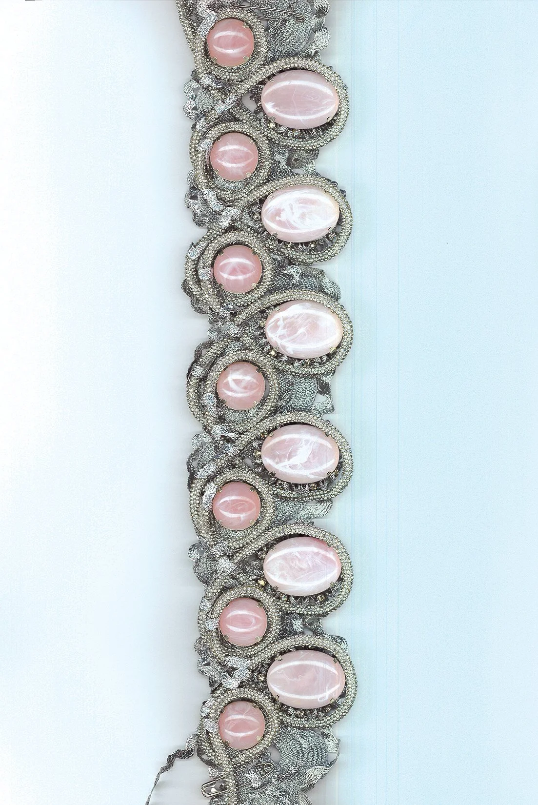 MJ_F26_PINKTRIMSCAN_RES150.jpg