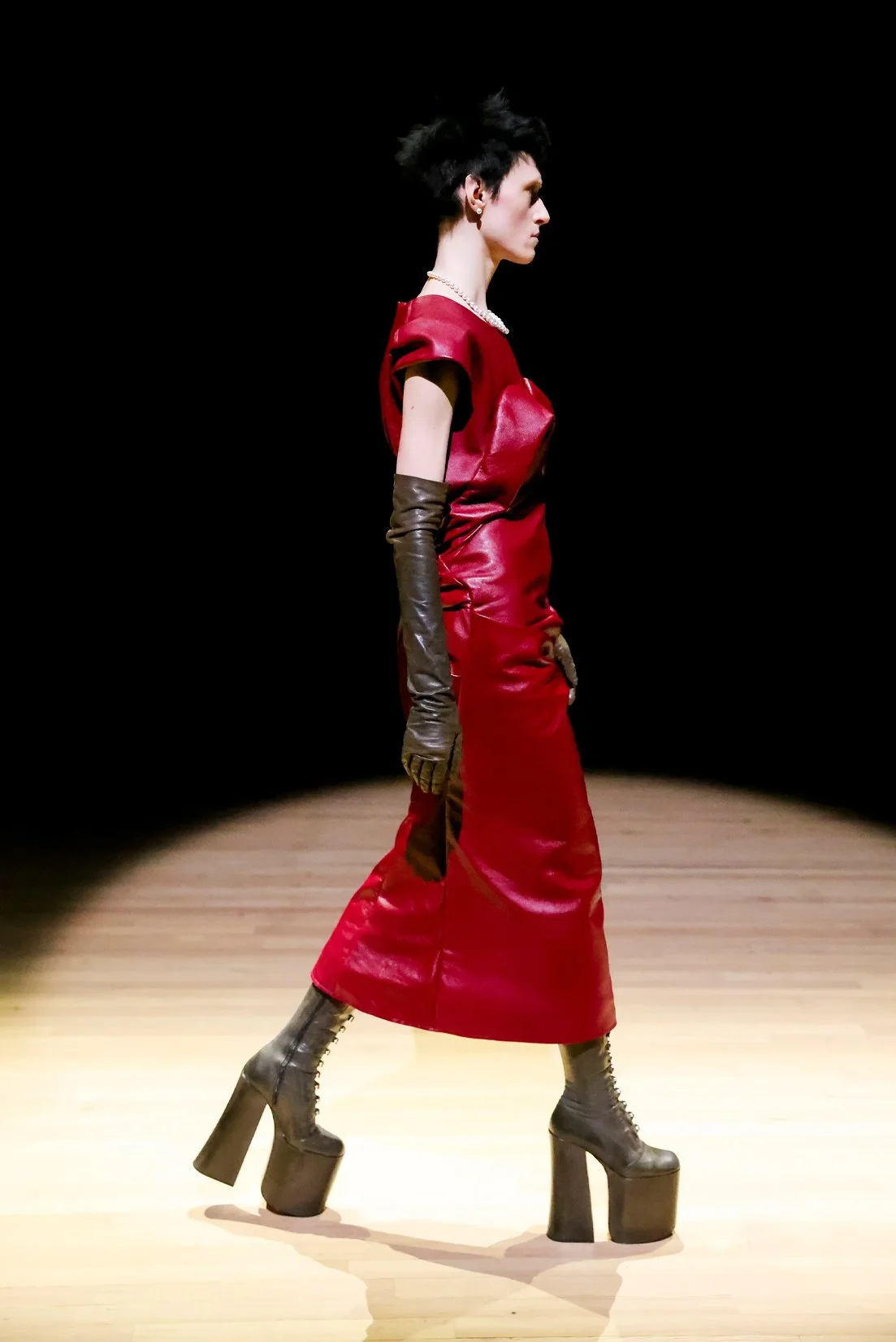 MJ_S23_LEATHERBREASTDARTS_REDSHOW_RES150.jpg