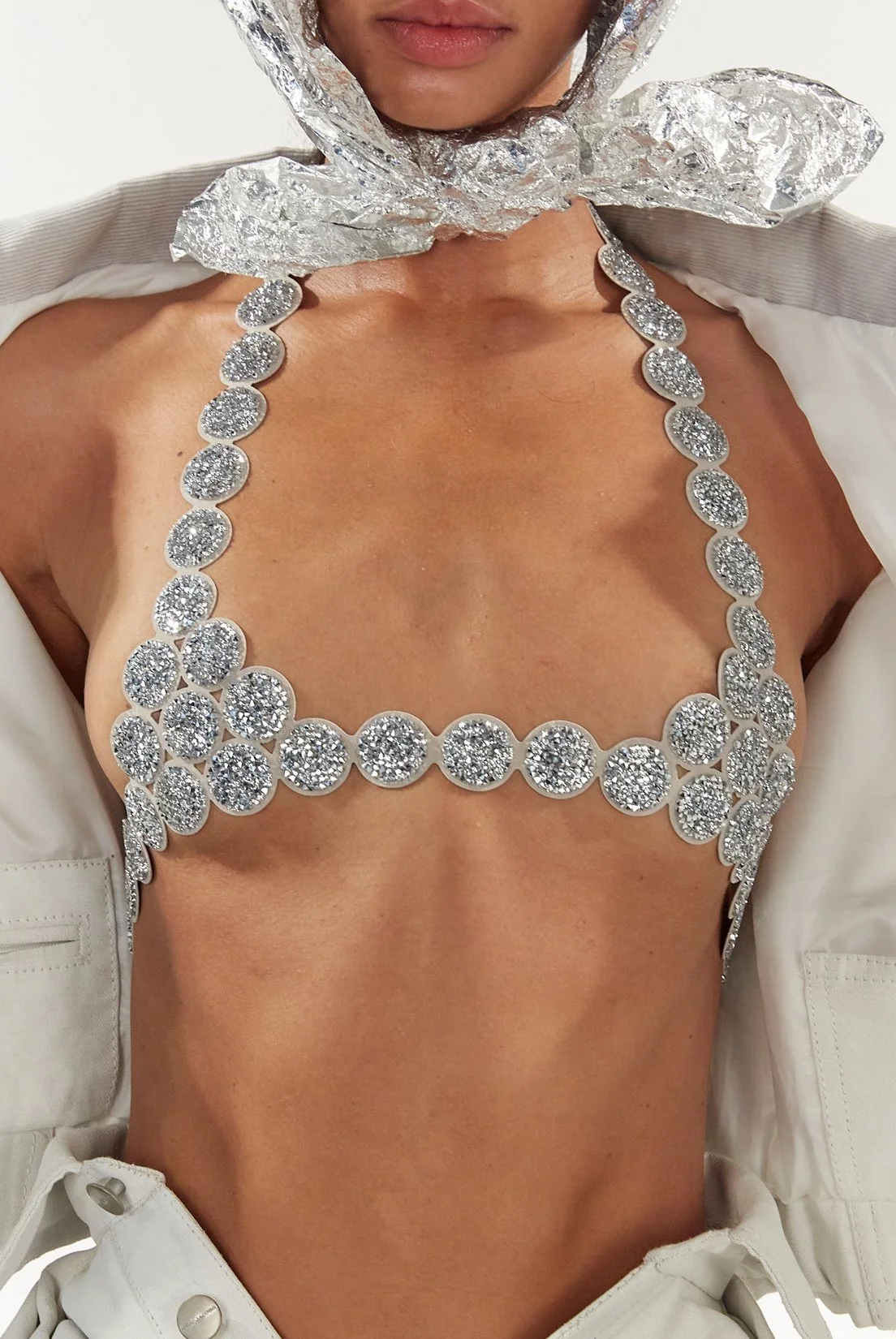 MJ_FALL22_CRYSTALBRA_WHTCANVAS_FITTING_CLOSEUP_RES150.jpg