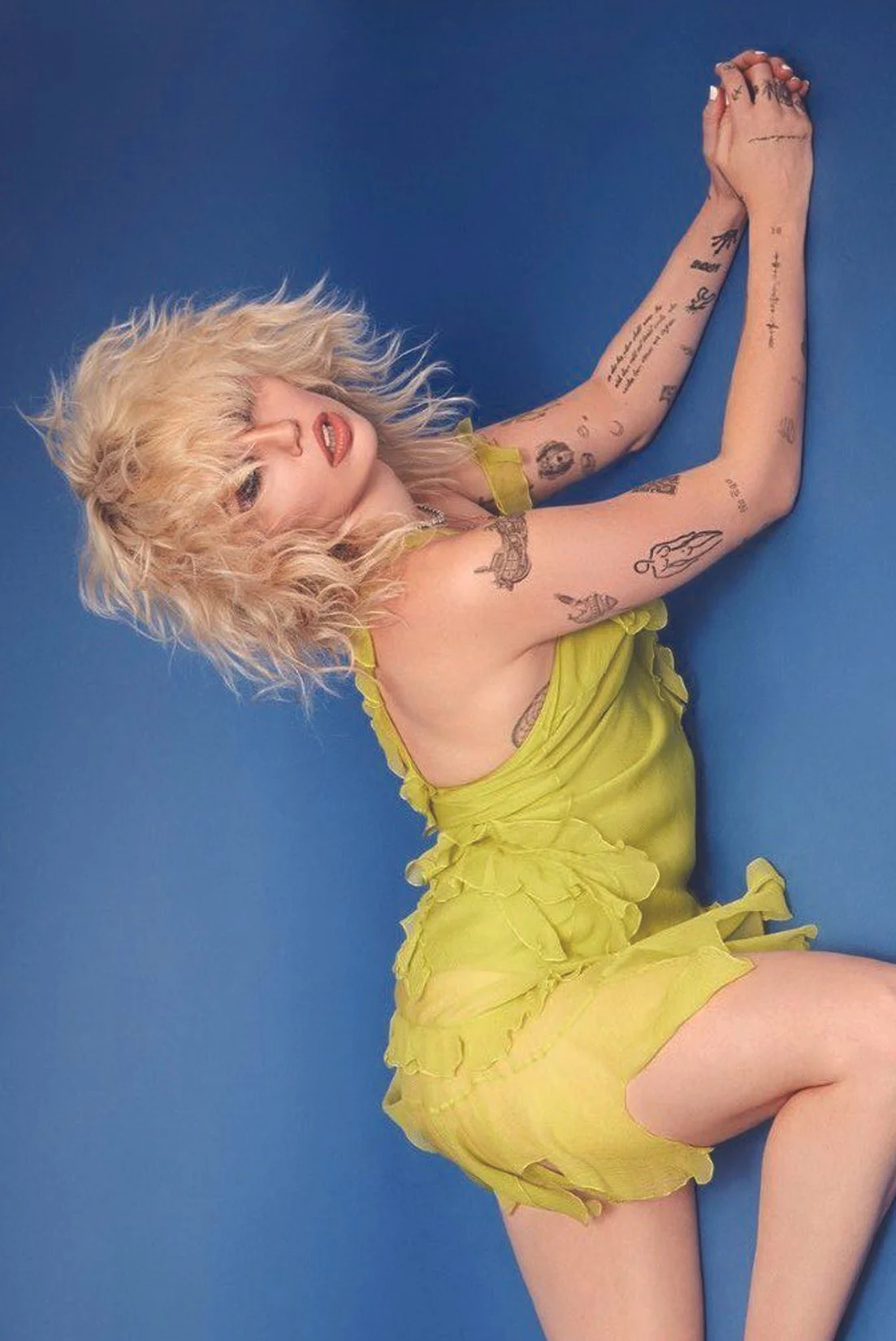 DIOR_PAP_05_GREENFRILLS_MILEYCYRUS2_RES150.jpg