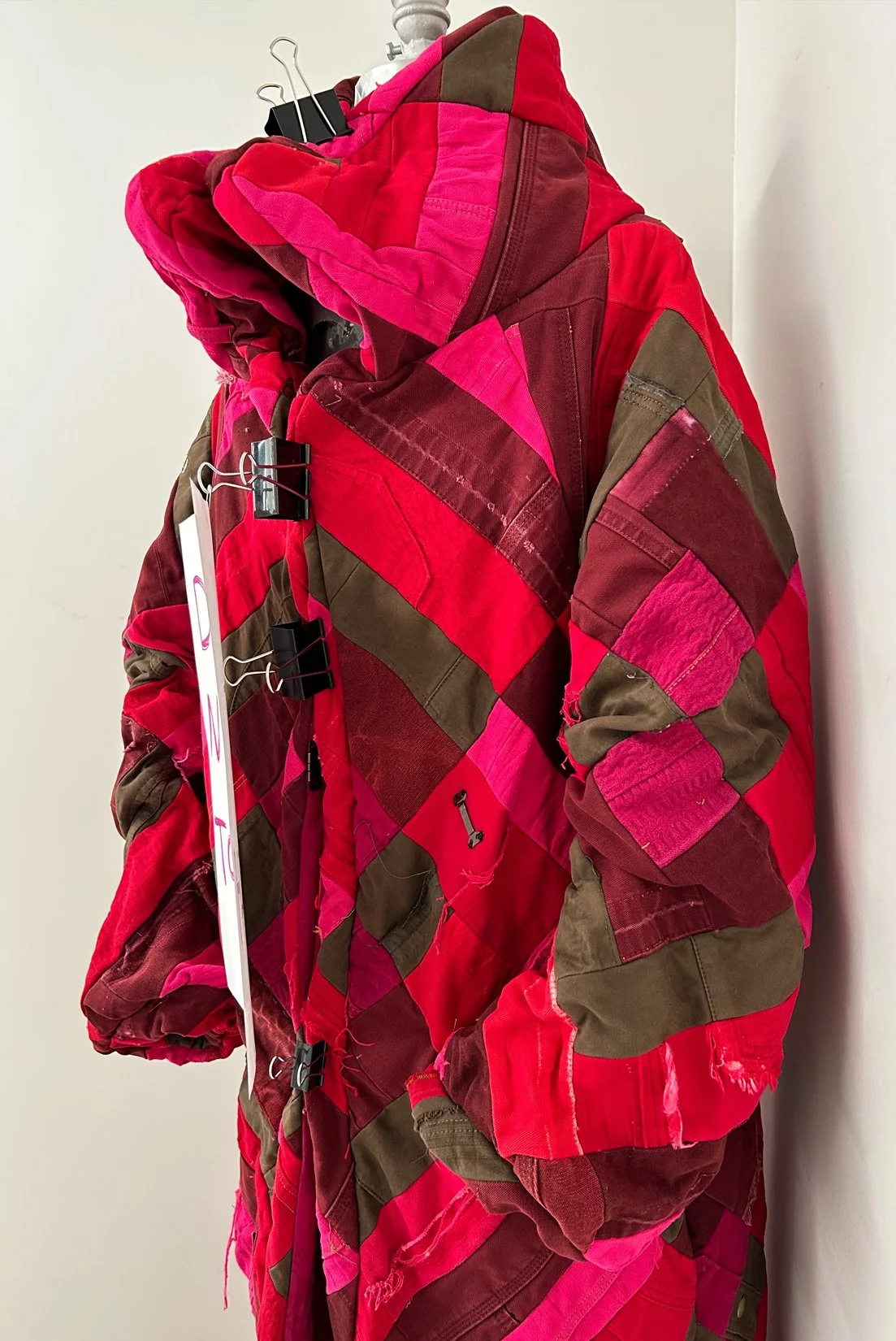 MJ_S23_REDPATCH_DETAIL_RES150.jpg