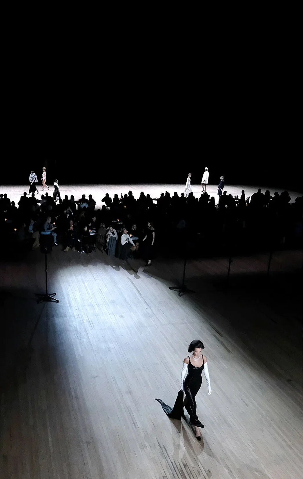 MJ_F20_ATMOSPHERE_CROPPED_F20_RES150.jpg