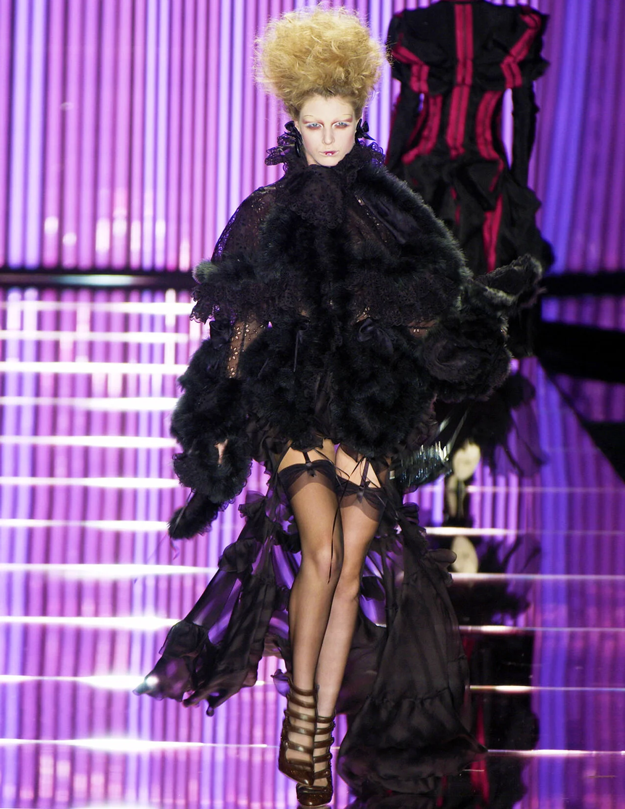 GALLIANO_S04_LONGCHIFFONSPLITSKIRT_RUNWAY_RES150.jpg