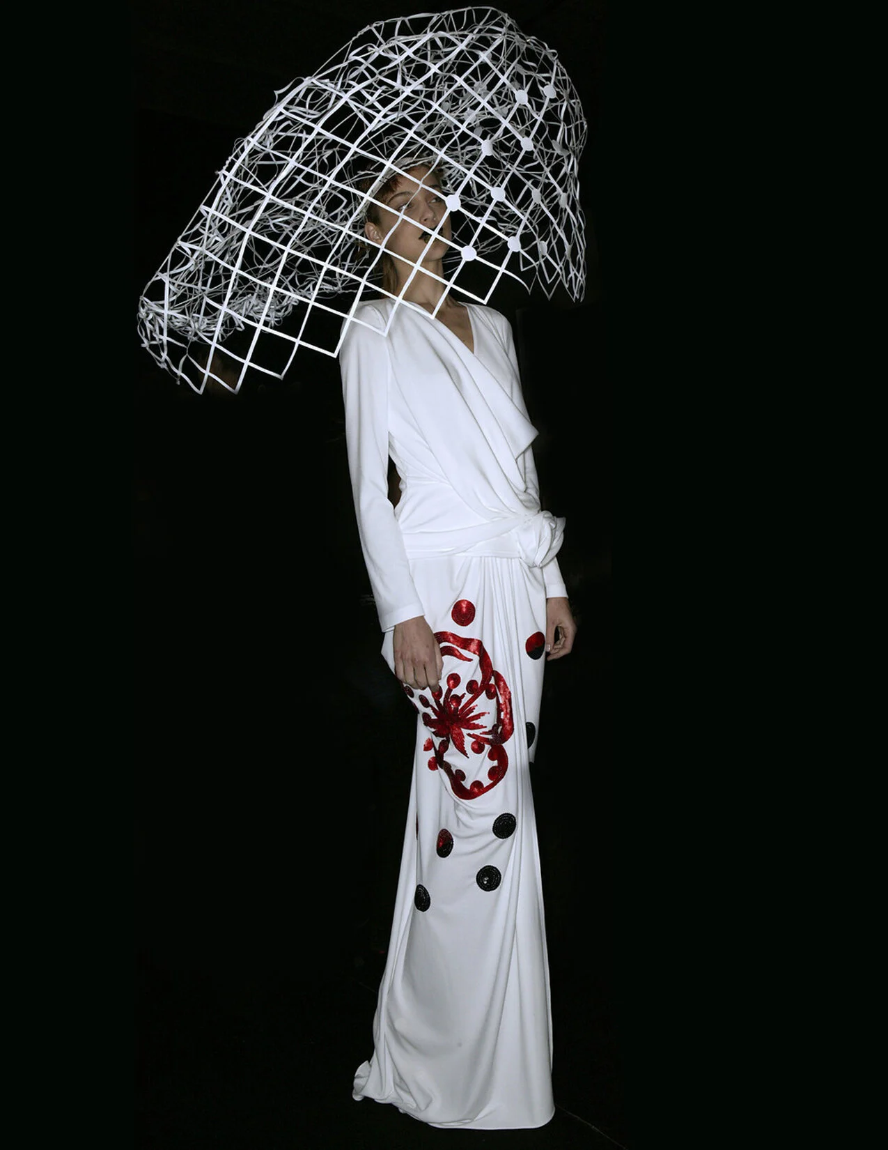 GALLIANO_S07_WHITEDRAPEJACKET+SKIRT_BKSTG_RES150.jpg