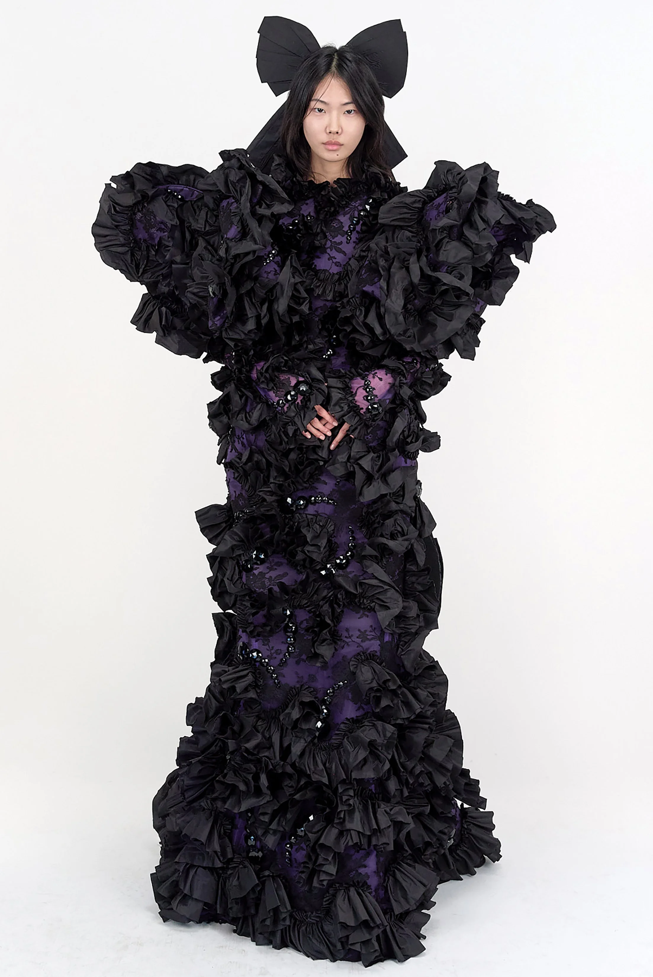 MJ_S26_BLKVERMFRILL_FITTING_FRONT_RES150.jpg