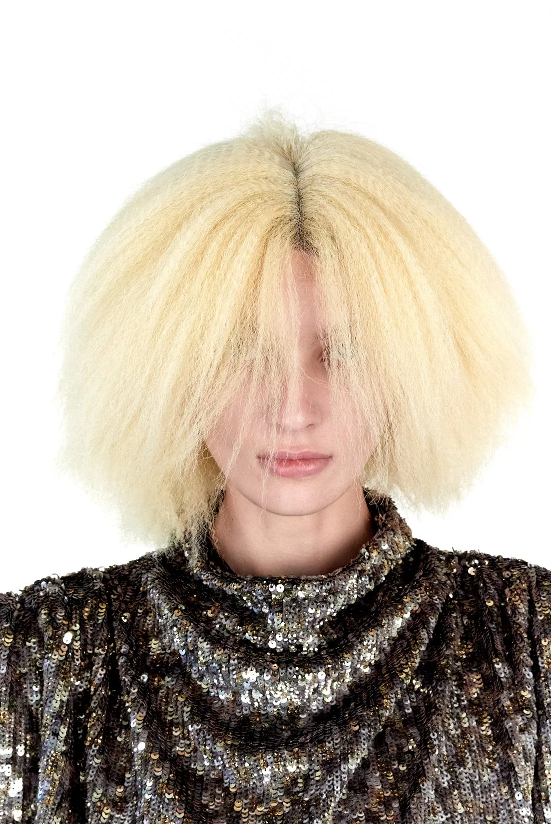 MJ_F23_GOLDSEQUINS_FITFACE_RES150.jpg