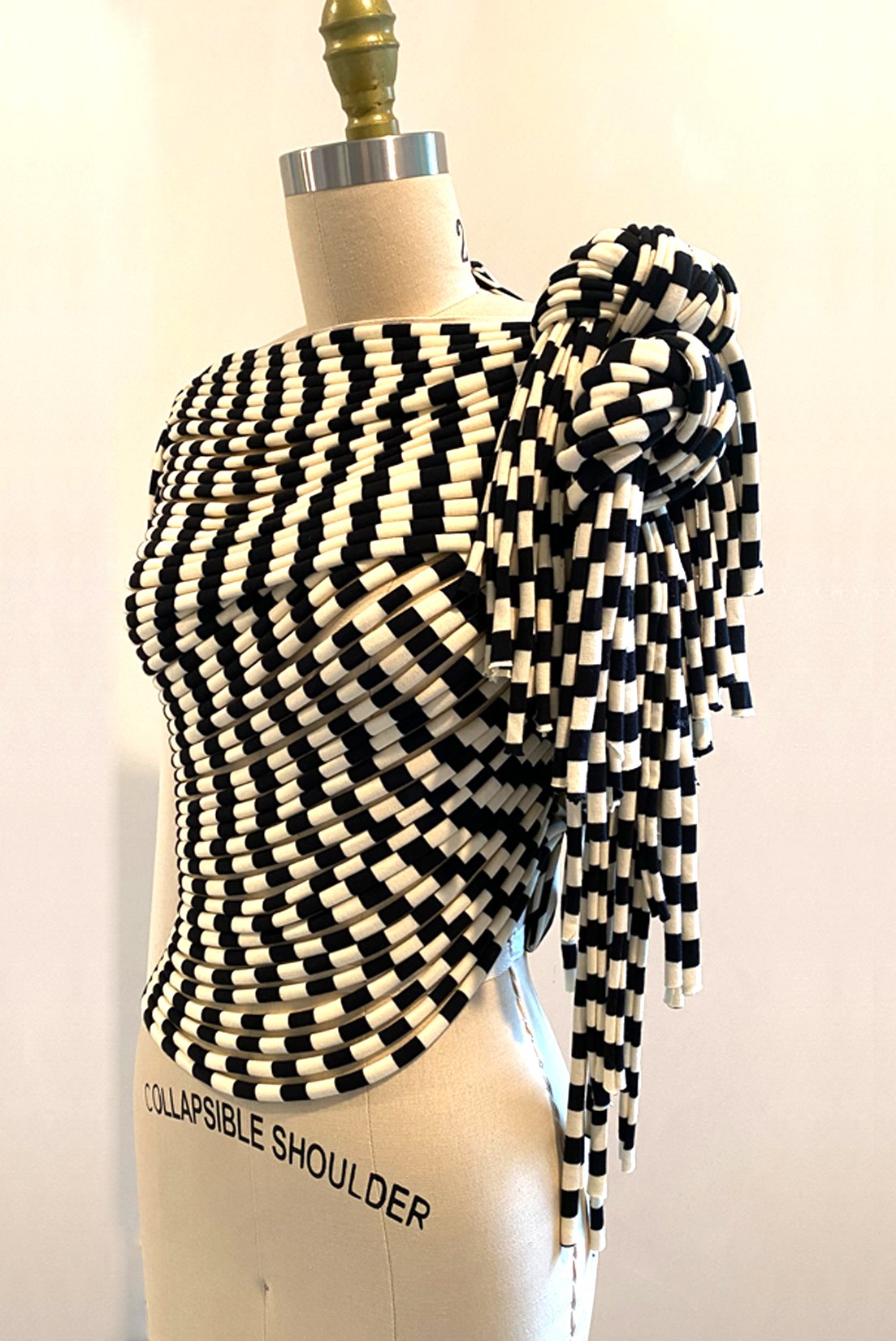 MJ_SPRING22_DRAPE_BLKWHTJERSEYTUBES_KNOTSHOULDER_RES150.jpg