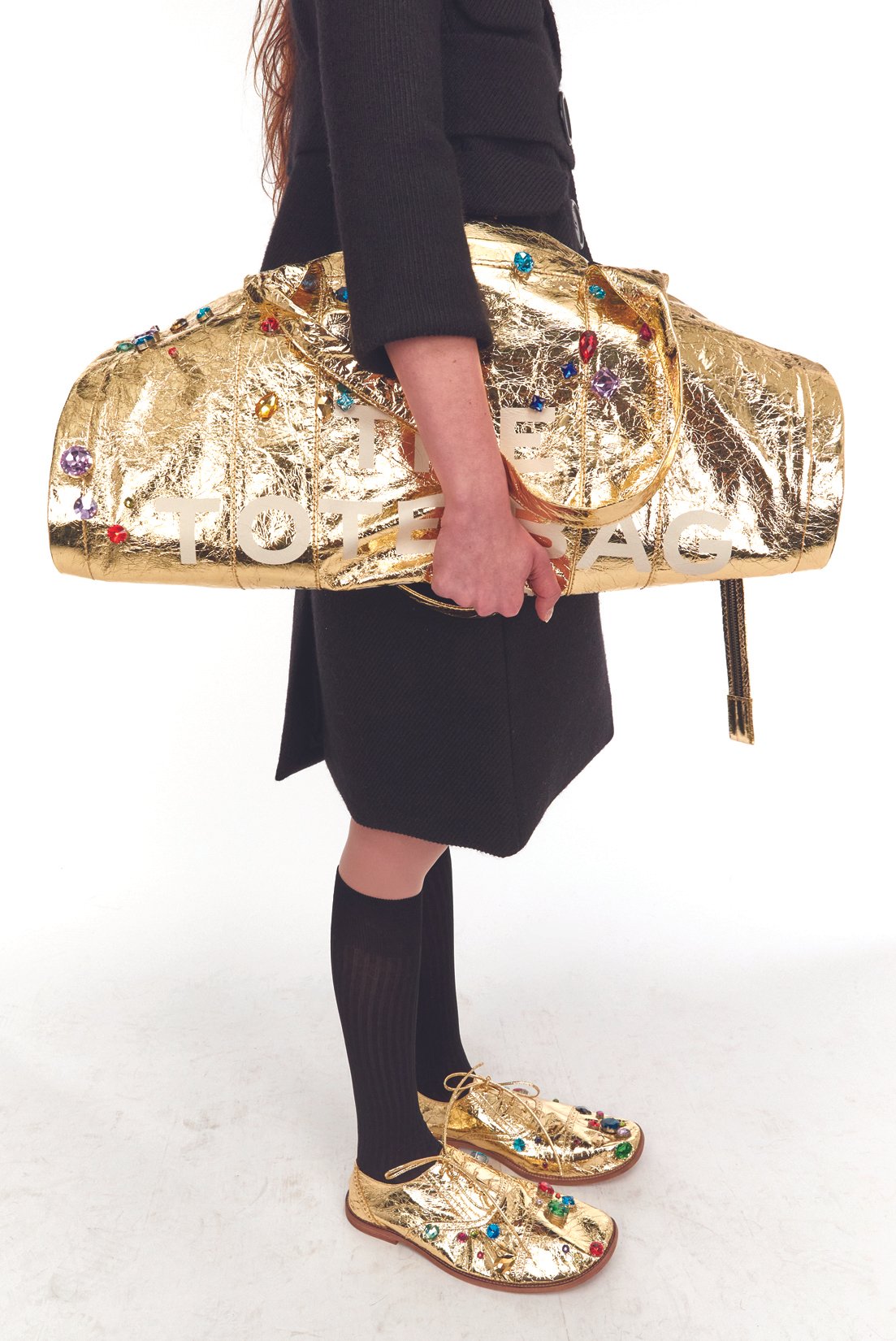 SPRING23_DOLLS_GOLDBAG_DETAIL_RES150.jpg