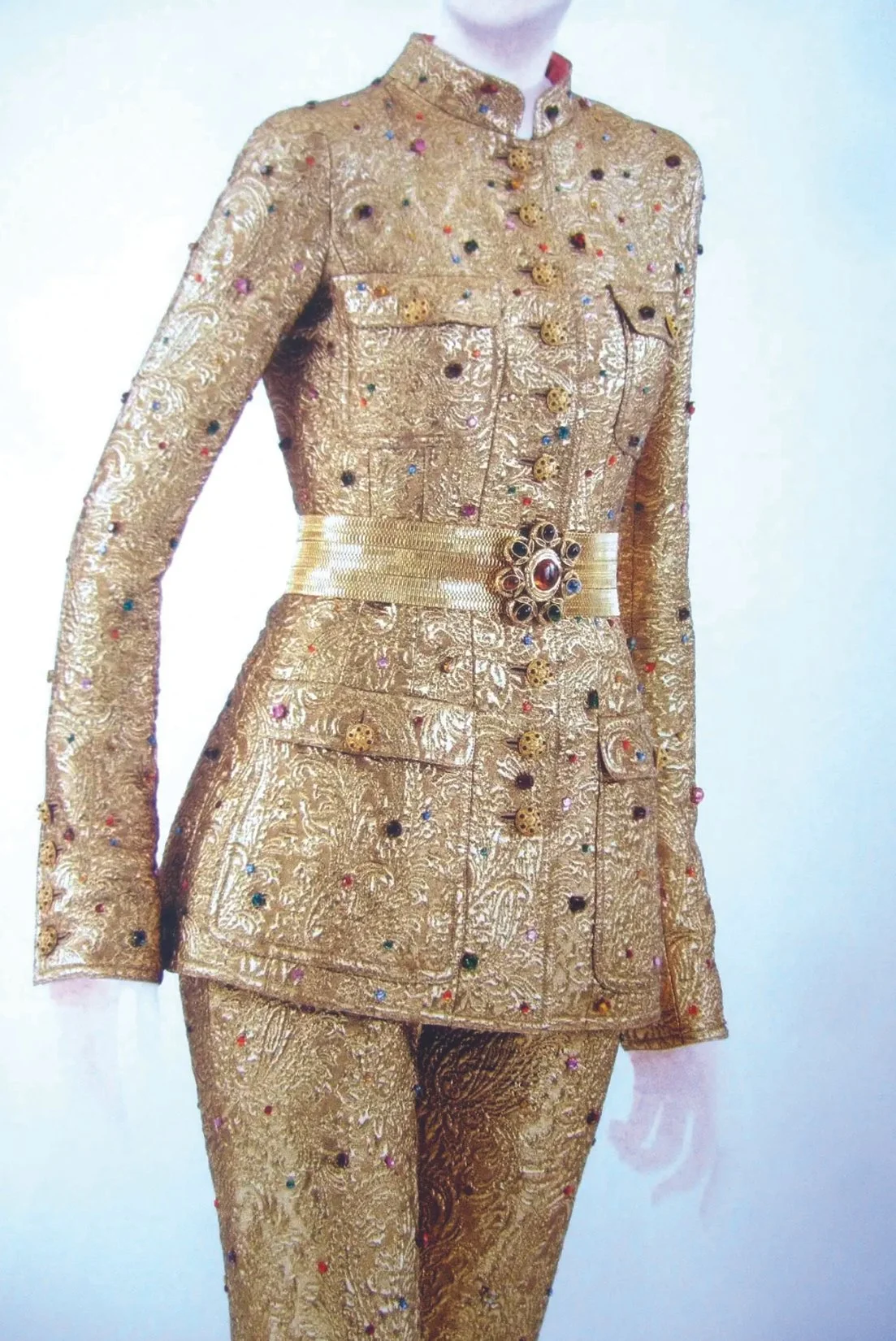 SPRING23_DOLLS_CHANELCRYSTALS_INSPO_RES150.jpg