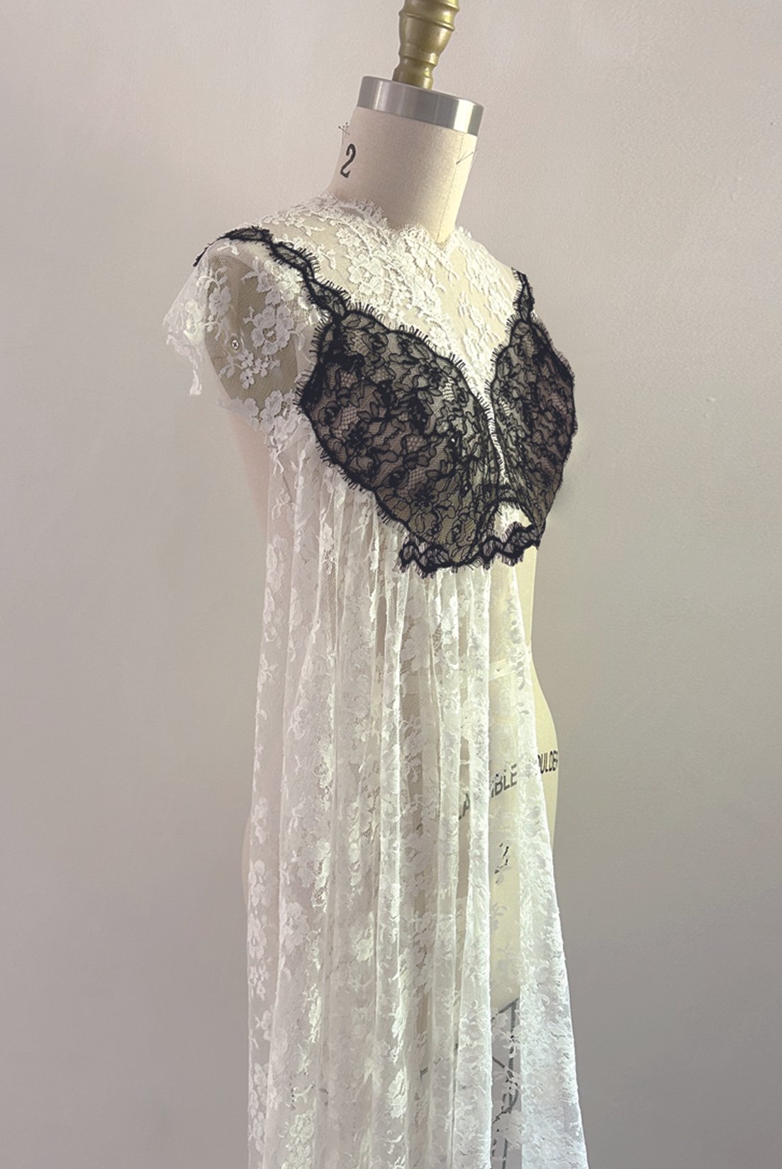MJ_F23_LACE_DRAPE_RES150.jpg