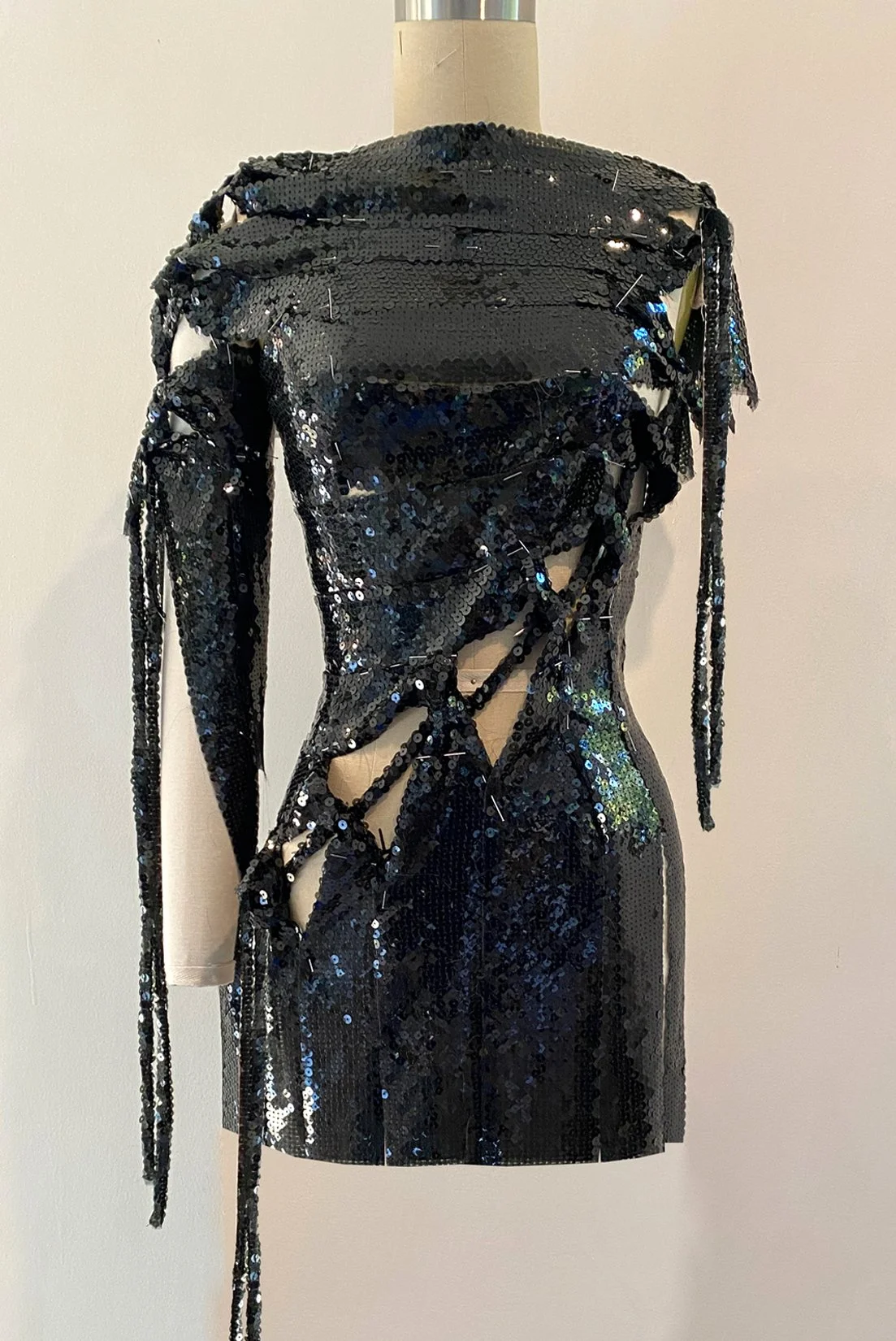 MJ_SPRING22_DRAPE_SEQUINSSTRINGS8_RES150.jpg