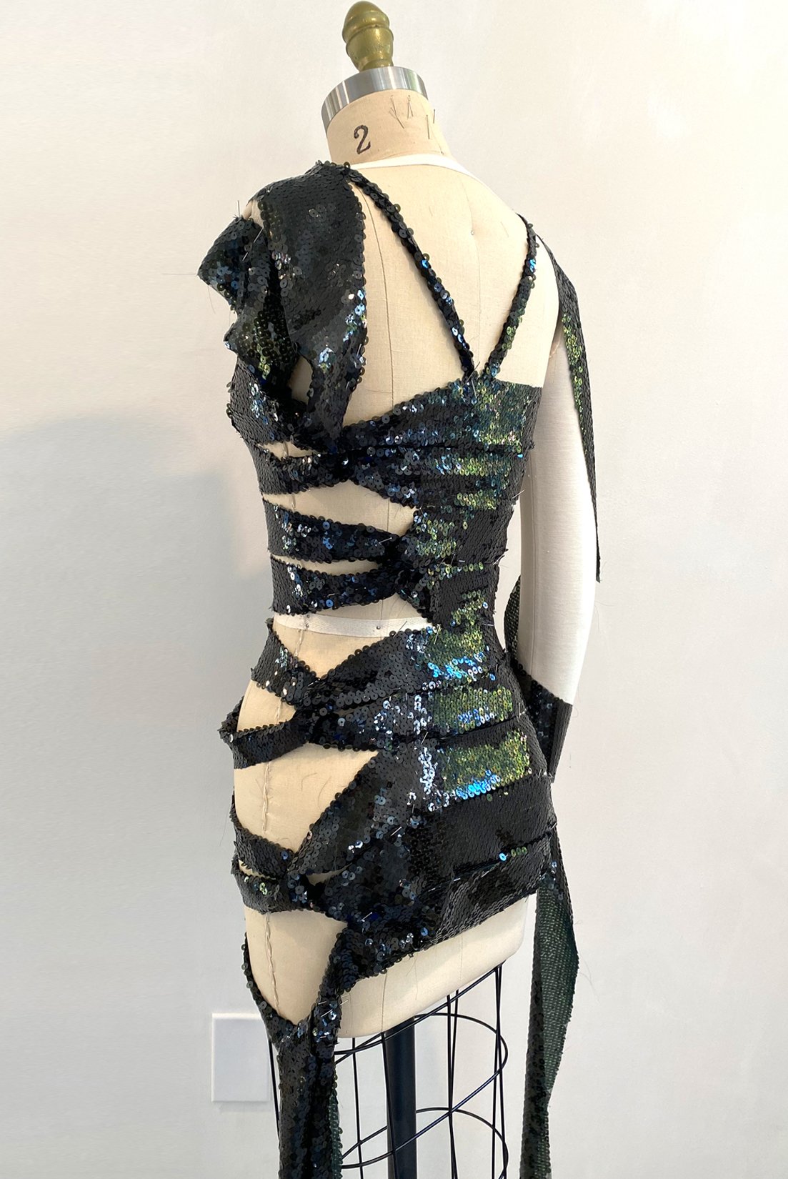 MJ_SPRING22_DRAPE_SEQUINSTRIPS6_RES150.jpg