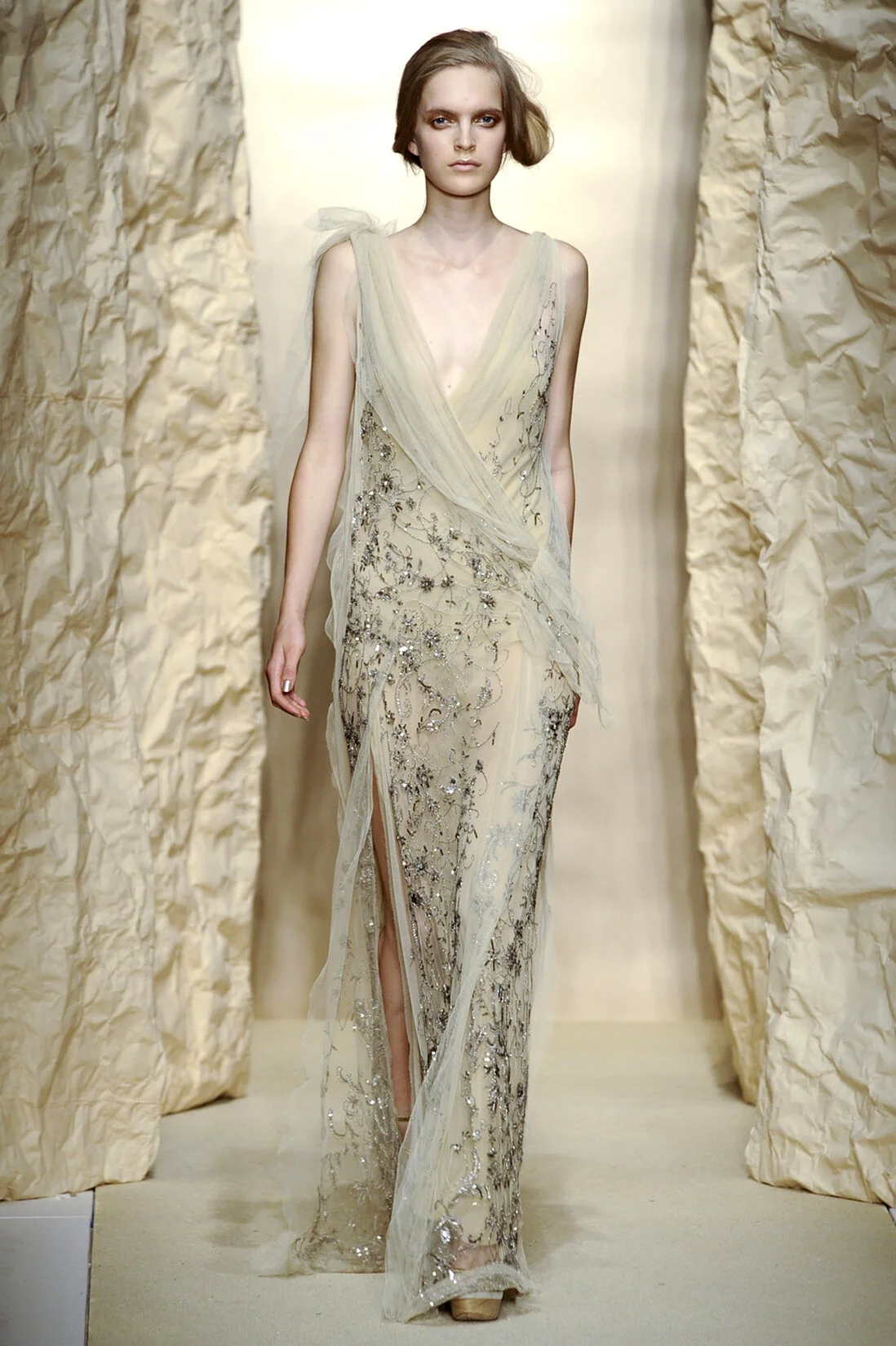 DK_S11_SANDEMBROIDEREDTULLEGOWN_RUNWAY_RES150_CROP.jpg