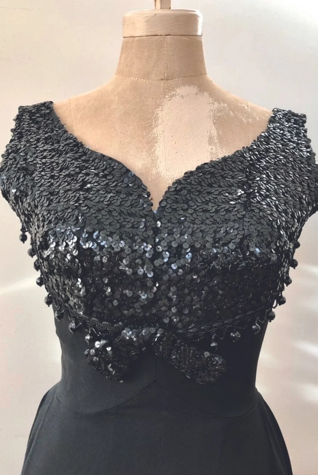 MJ_F23_BLKSEQUINS_INSPO_RES150.jpg