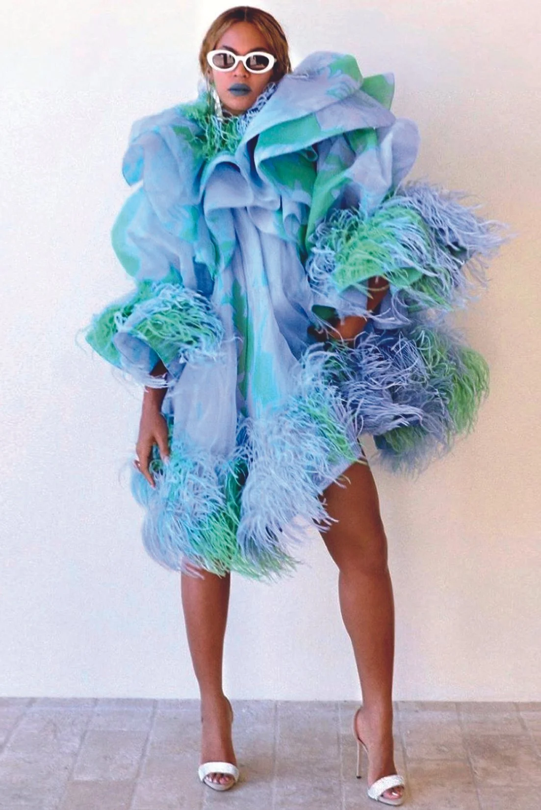 MJ_VIP_BEYONCE_INSTA_BLUOSTRICH_RES150.jpg
