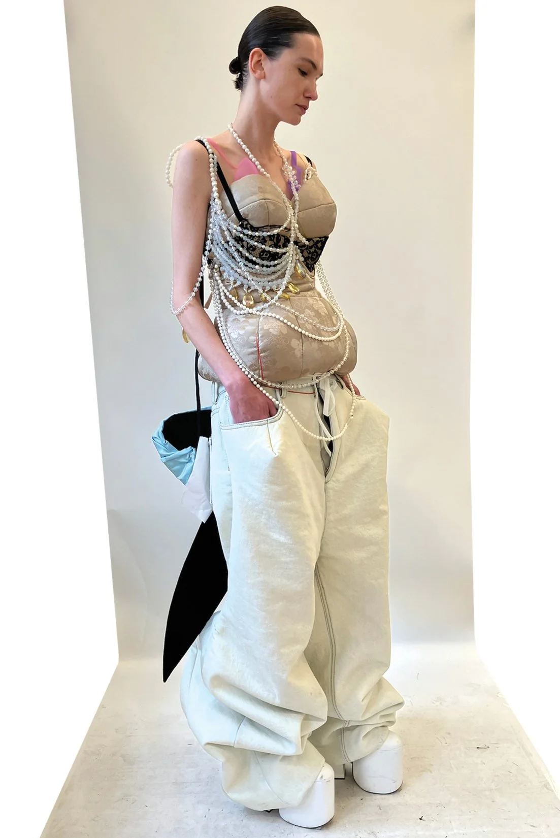 MJ_S26_BEADBRA_MUSLINFIT_RES150.jpg
