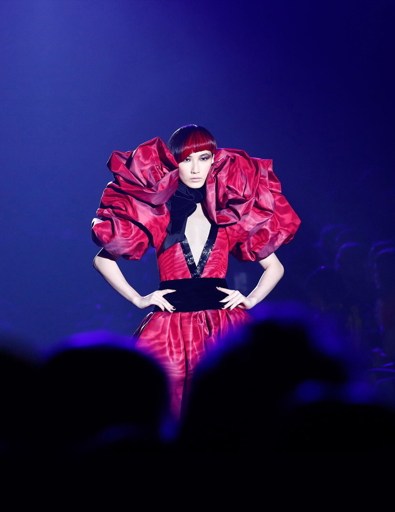 MJ_F18_REDMOIRESLEEVES_FRONTDETAILCENTRE_RES150.jpg