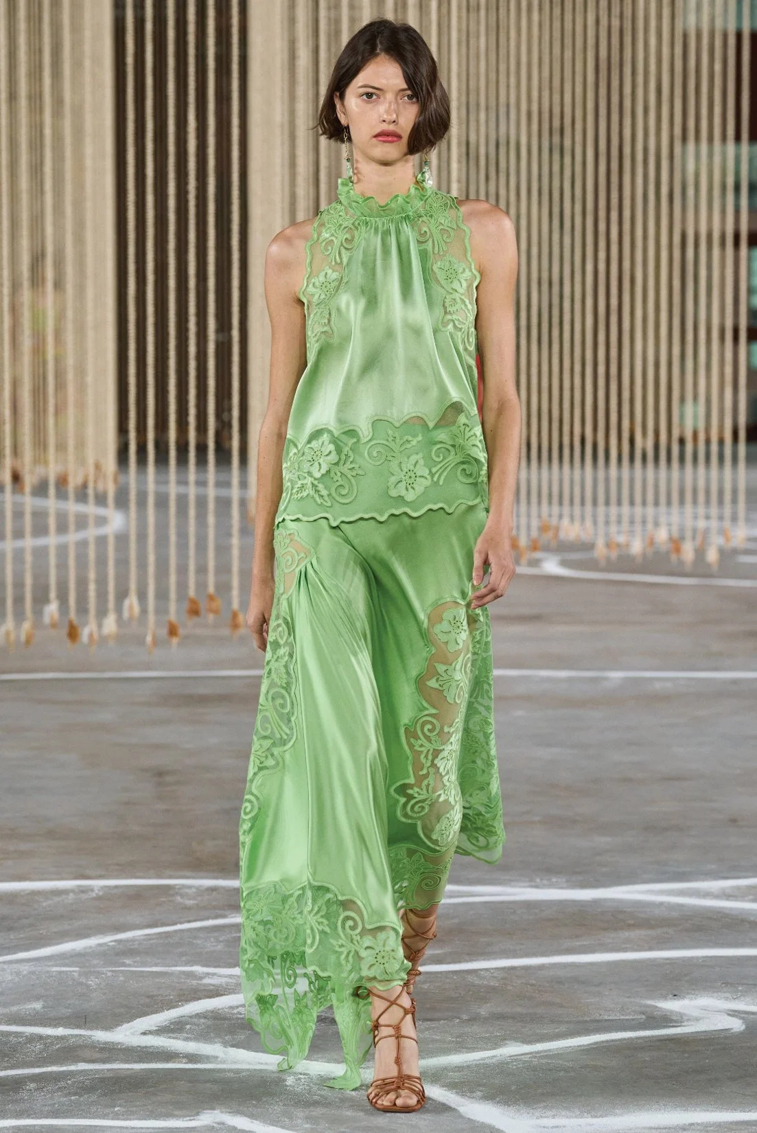 UJ_S24_CDCTULLEEMB_GREENTOP+SKIRT_SHOW_RES150.jpg