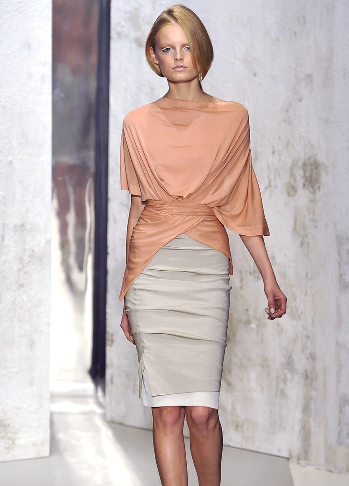 DK_S10_PEACHDRAPETOP_RUCHEDSKIRT_RUNWAY_RES150_CROP.jpg