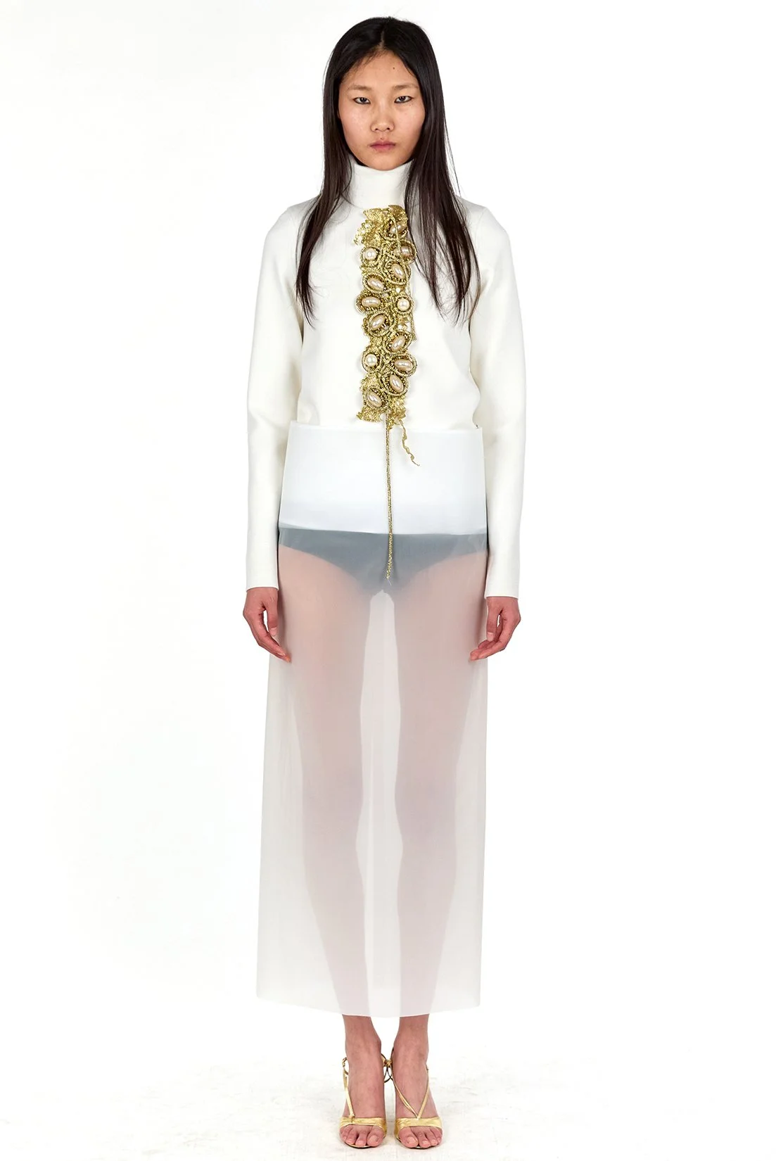 MJ_F26_GOLDTRIMFITTING_RES150.jpg