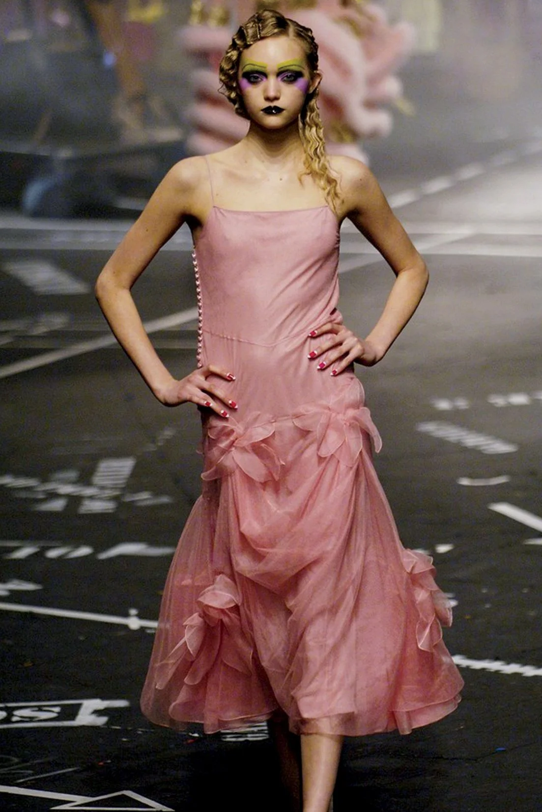 GALLIANO_F05_PINKFLOWERDRESS_RES150.jpg