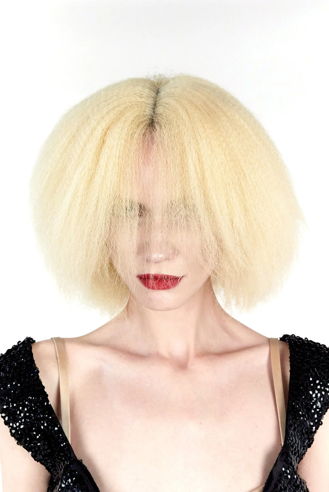 MJ_F23_BLKSEQUINS_FITFACE_RES150.jpg