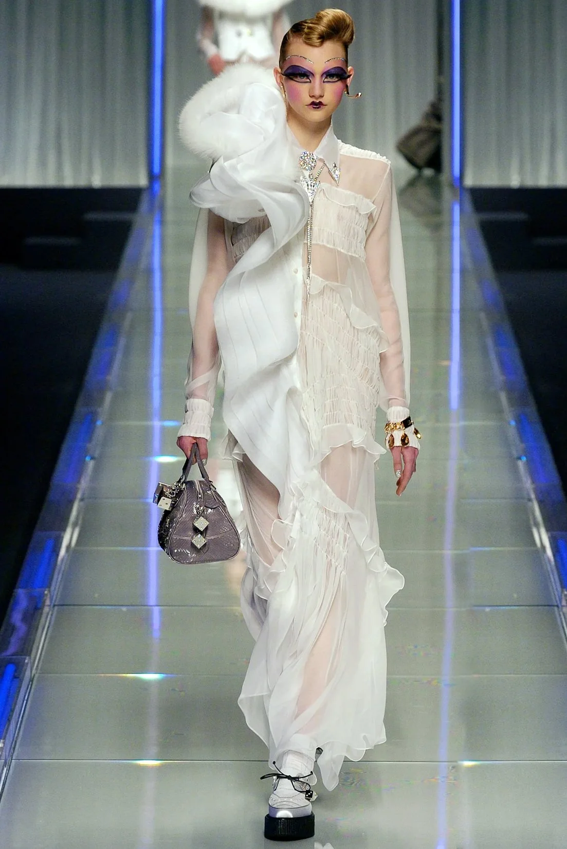 DIOR_PAP_F04_RUCHEDWHTSHIRTDRESS-SHOW_RES150.jpg