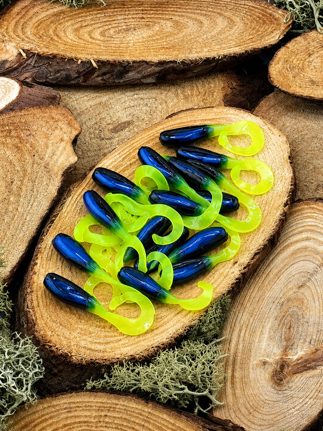 black blue chartreuse 1.75 curly kicker.PNG