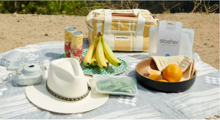 The Best Summer Drinks for Backyard Hangs, Pool Parties &amp; Beach Days