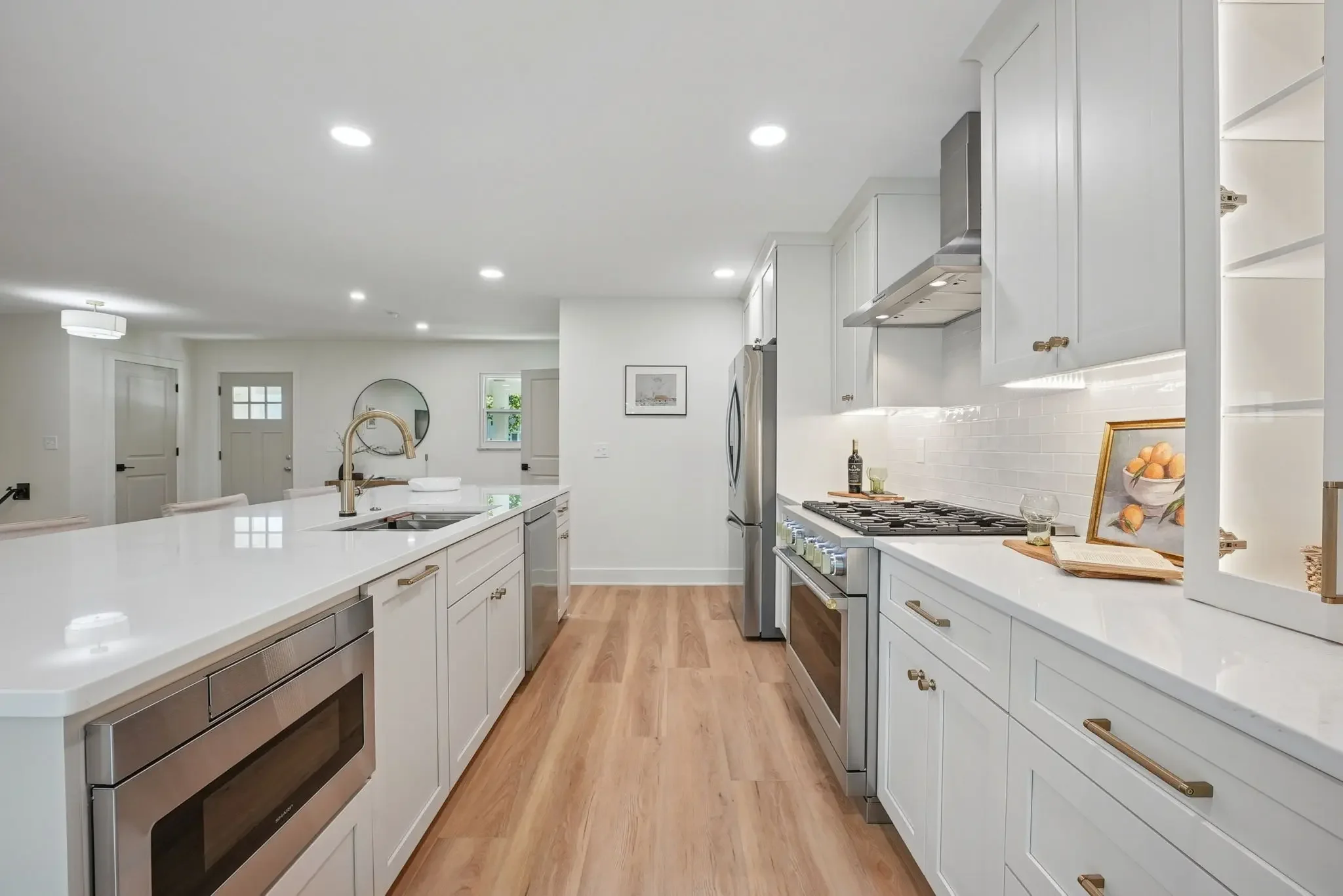 Upper Arlington Kitchen Range and Hood Design
