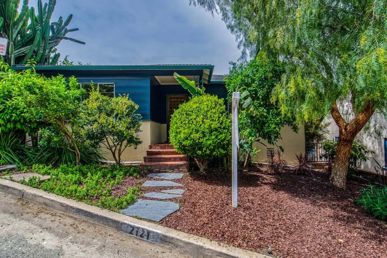 LIGHT, BRIGHT, GROOVY SILVERLAKE PAD