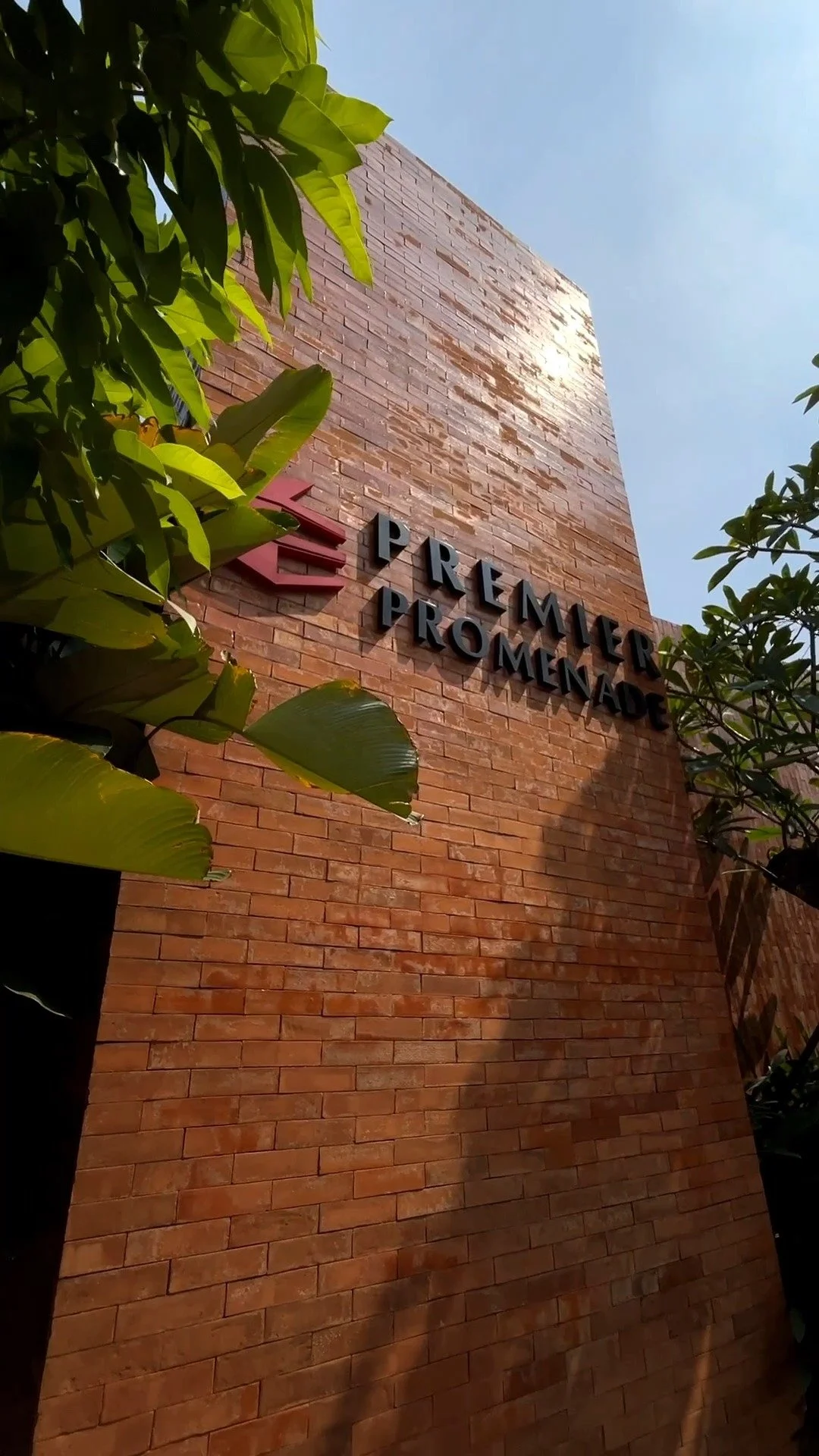 Sudahkah kamu menemukan Totem ini di area Sawangan?
Di @premier.promenade , semua dibangun dengan sangat memperhatikan setiap detailnya dengan standar baru konsep pembangunan ramah lingkungan agar penghuni dapat hidup dengan aman dan nyaman.
Temuka