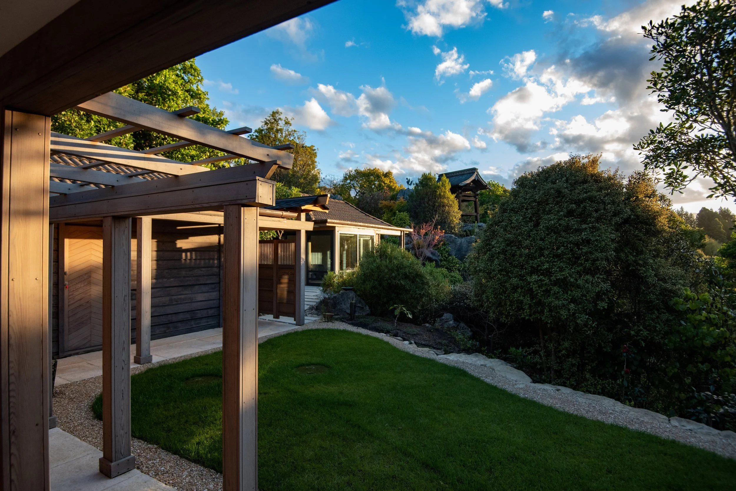 Contemporary Homes Sunyata Lodge03.jpg