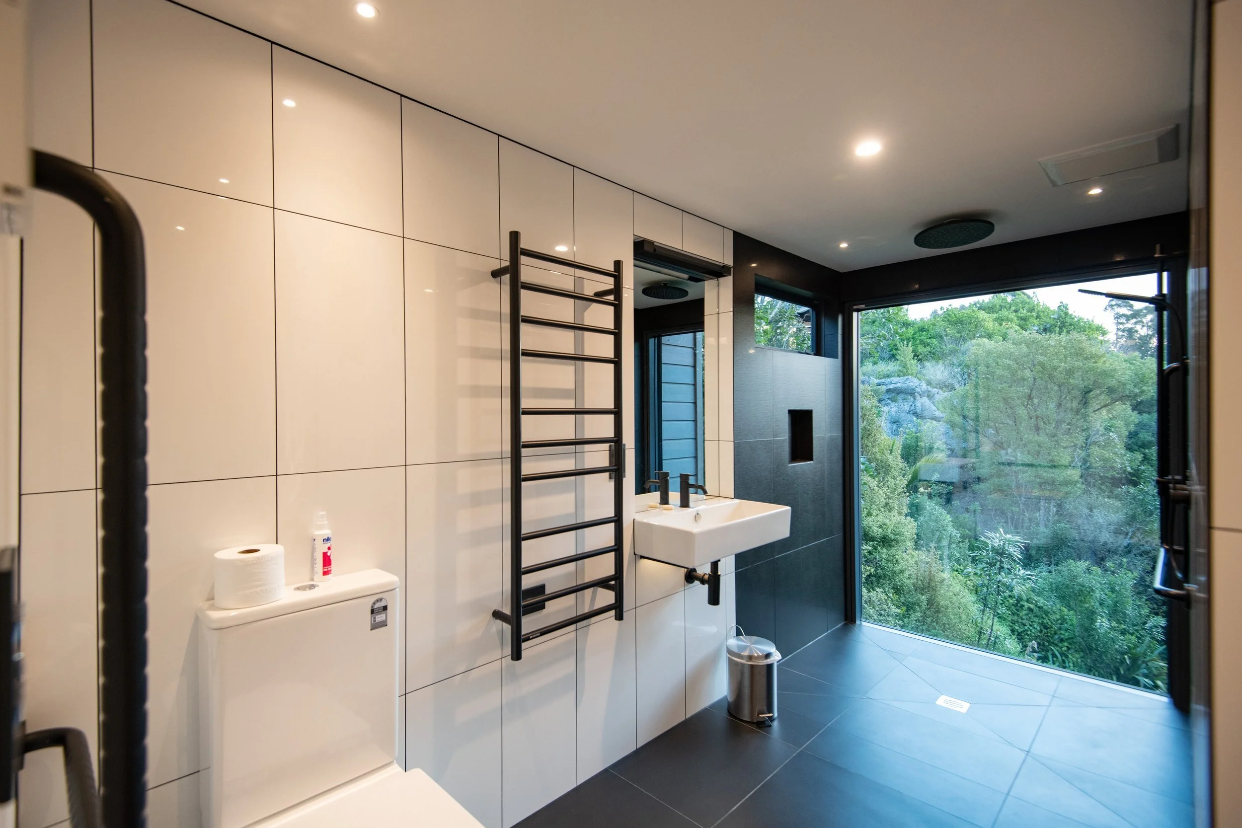 Contemporary Homes Sunyata Lodge16.jpg