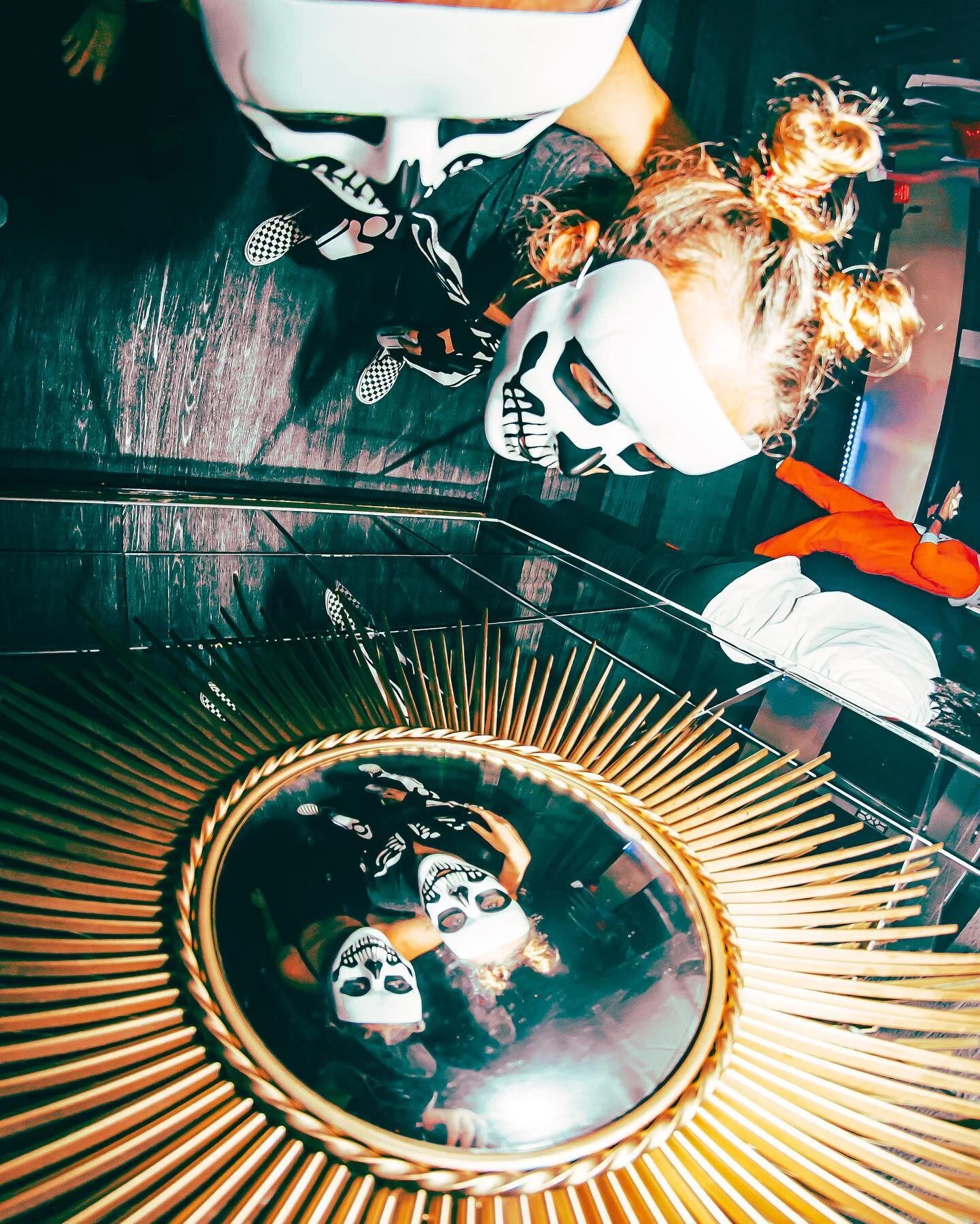 &iquest;dn sᴉ ʎɐʍ ɥɔᴉɥM 🛥🛳🌊 Swipe right to see before 🏝