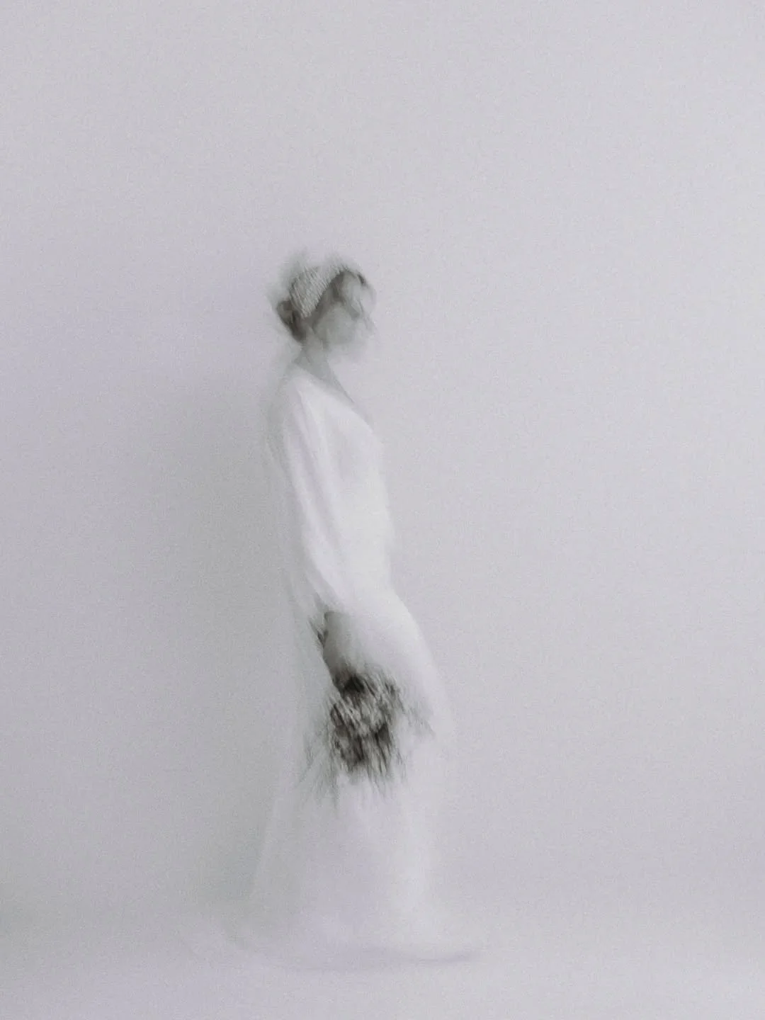 Jos sin&auml; olisit minun asiakkaani,

kuvaustuokio ei olisi suoritus.

Se olisi hetki,
jossa saat liikkua, olla ja hengitt&auml;&auml; vapaasti.