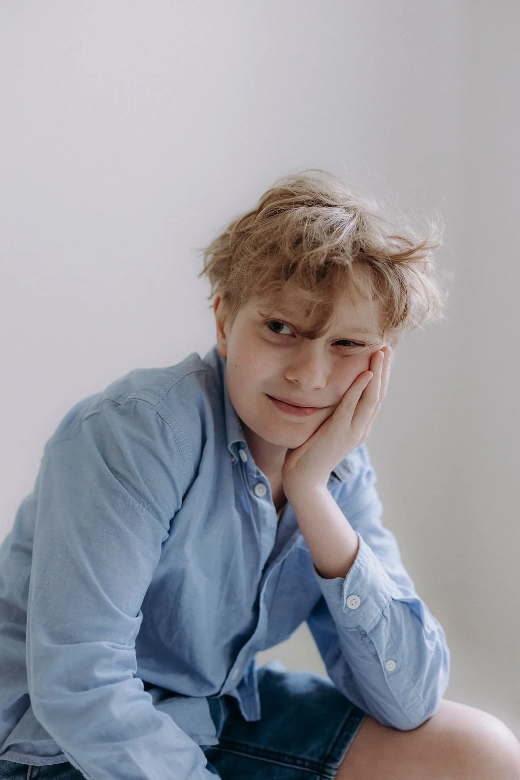 henkilökuvaus | perhekuvaus Lahti | perhekuvaaja | lapsikuvaus | valokuvaaja Lahti | valouvaus Lahti | lahden paras valouvaaja | premium valokuvaus | family photography Helsinki | valokuvaajat Suomi | upea luonnonvalostudio Hennalan historiallisella