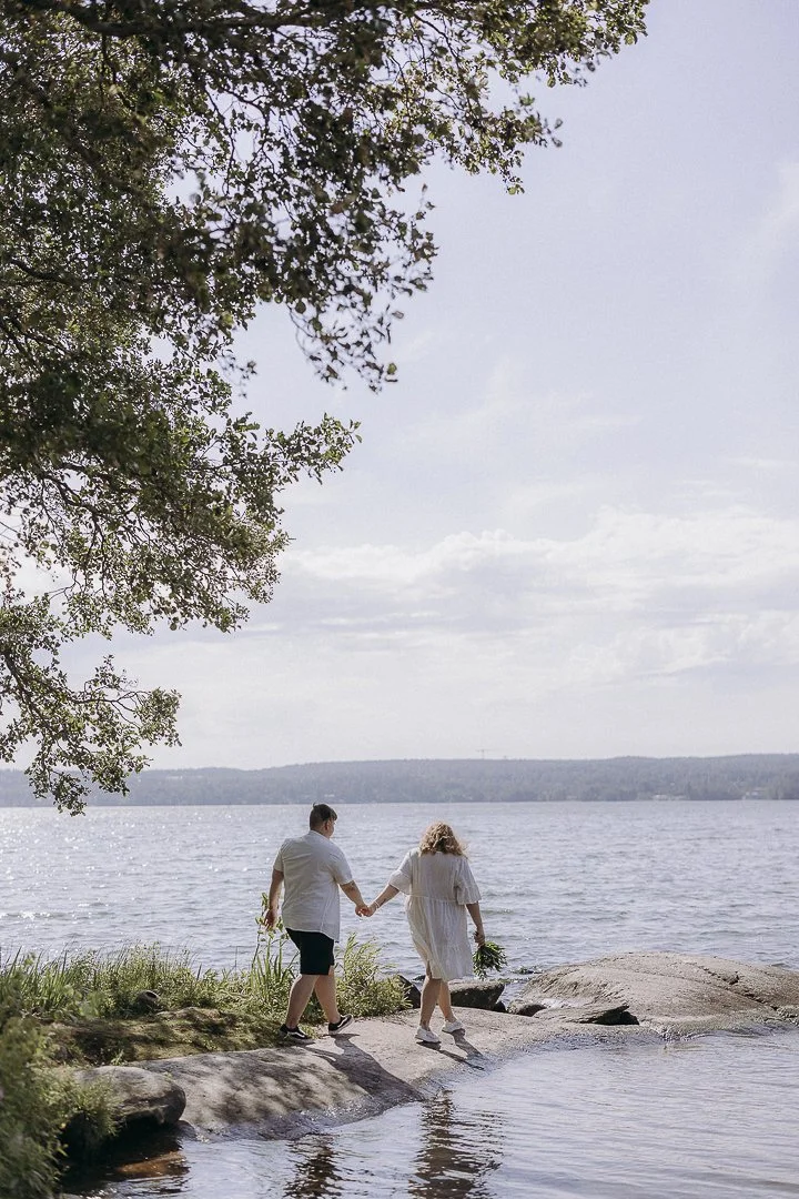 elopement hääkuvaus | queer häät | sateenkaarihäät | fine art hääkuvaus | hääparin potretit Lahti | dokumentaarinen hääkuvaus