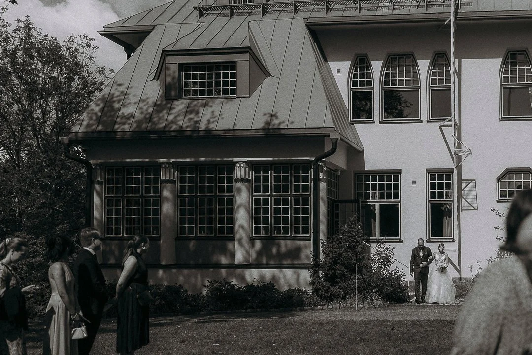 dokumentaarinen hääkuvaus Majvikin Jugendlinna Kirkkonummi | fine art hääkuvaus | hääkuvaus Lahti | Salla Vesa-Tikkanen Photography | documentary wedding photography Helsinki