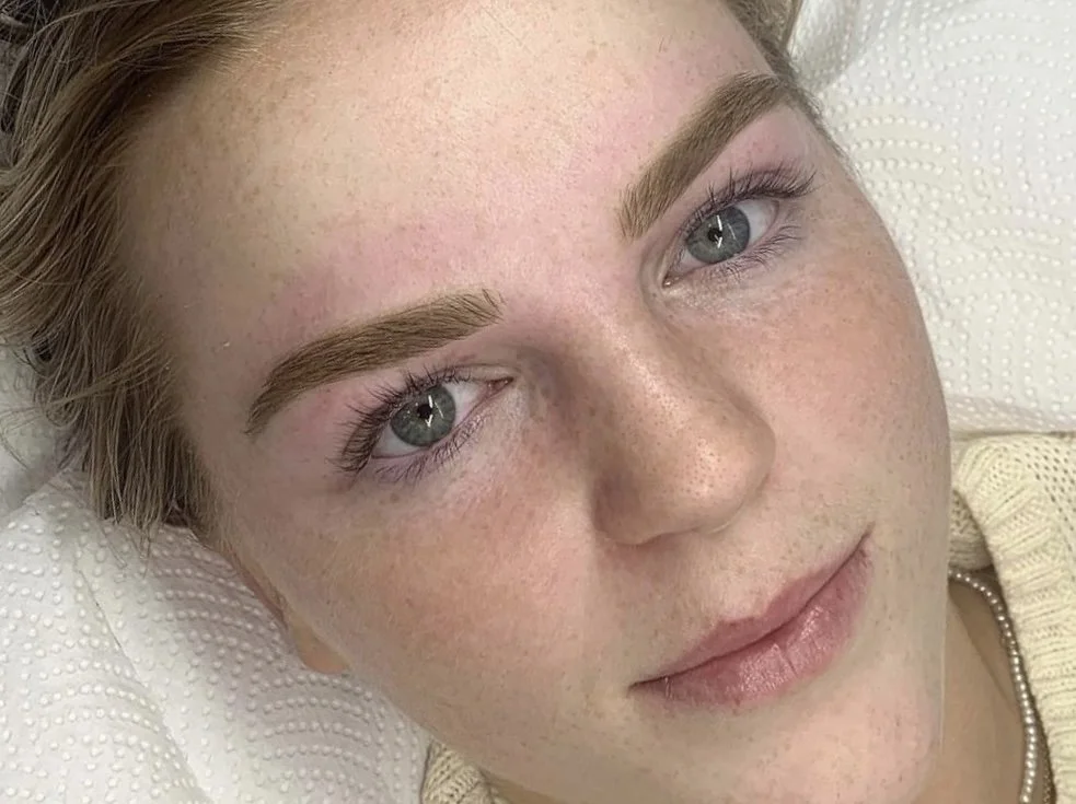 Bold and defined hybrid brow design, tint and shape