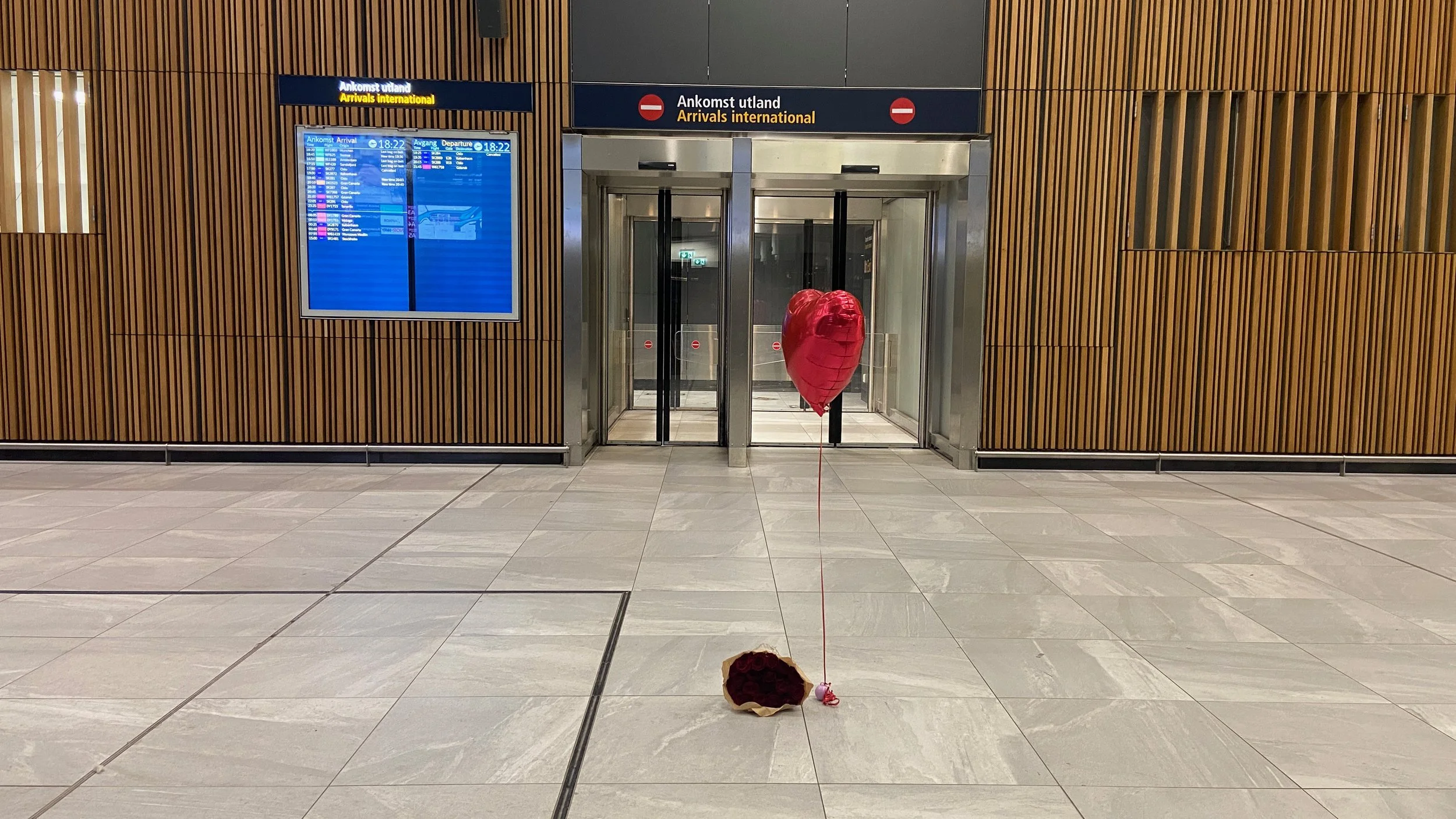 I'm Waiting for You at the Airport