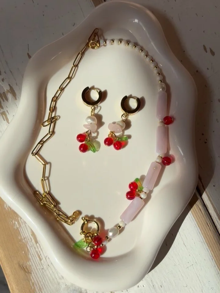 Take your bestie and do something creative ✨💕

Wie wundersch&ouml;n sind bitte diese Schmuckst&uuml;cke die die Teilnehmerinnen erstellt haben 😍

#workshop #schmuckworkshop #schmuckdesign #schmuck #diy #handmade #m&auml;delsabend #kreativworkshop #