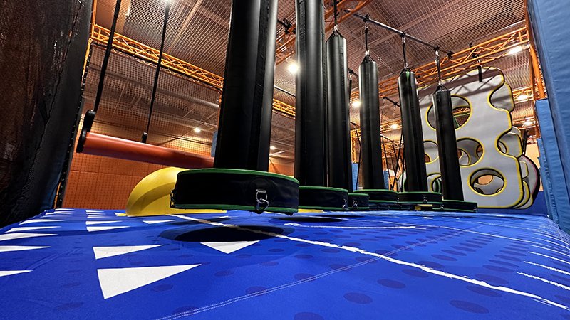  Round1 Spo-Cha Ninja Warrior sports challenge inflatable obstacles photo hanging column balance challenge 