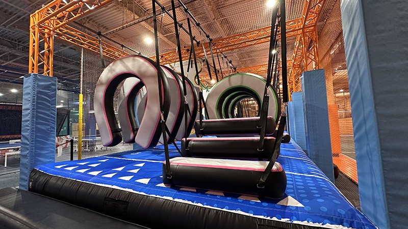  Round1 Spo-Cha Ninja Warrior sports challenge inflatable obstacles photo hanging stairs  