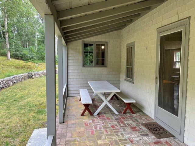 PORCHwithPICNICtable.jpg