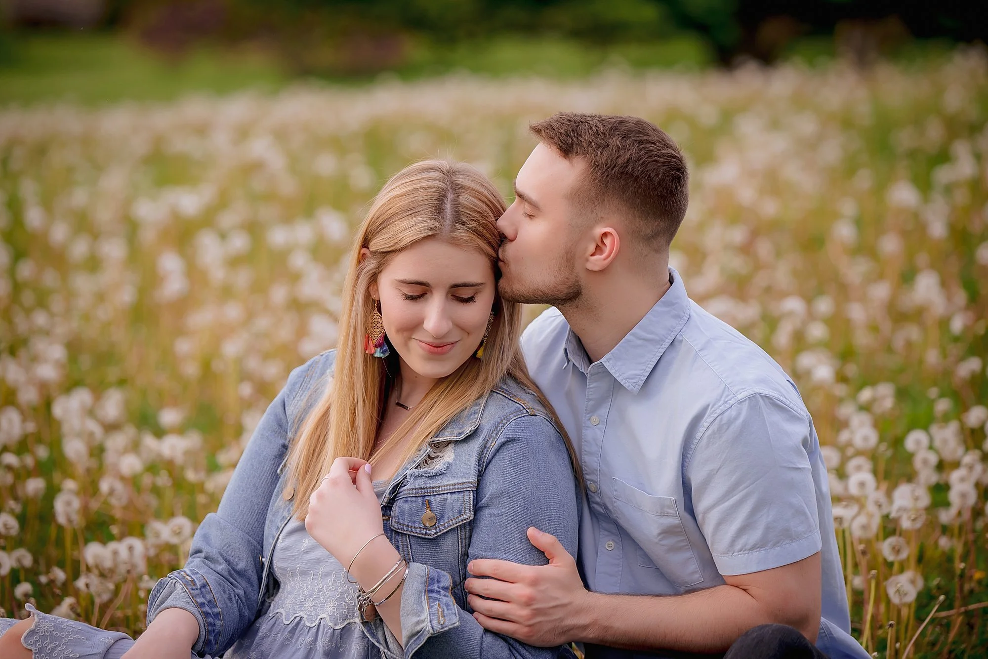 Miliana and Evan’s Spring Mini Session | Couple’s Portraits at Whitnall Park